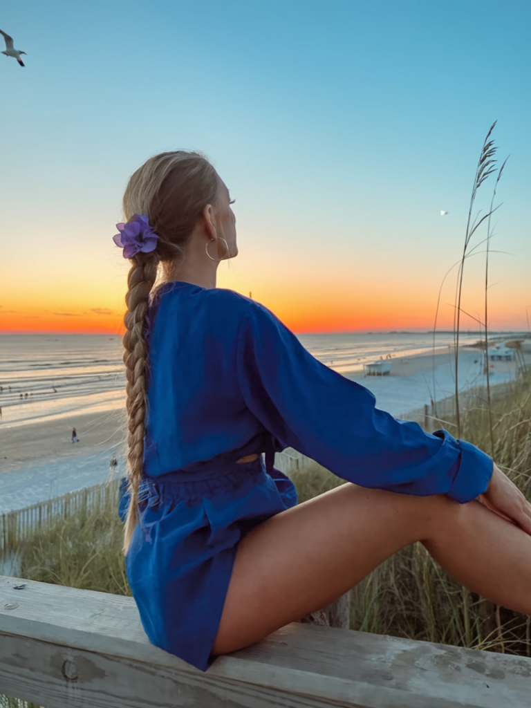 Tied Up & Sun-Kissed: The Ultimate Guide to Vacation Hairstyles for Summer 2025