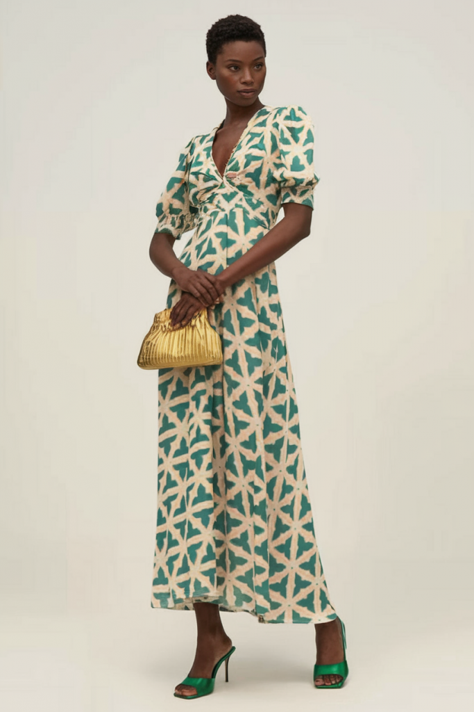 Ageless Summer Style: Chic & Confident Outfits for Women 50+ in 2025