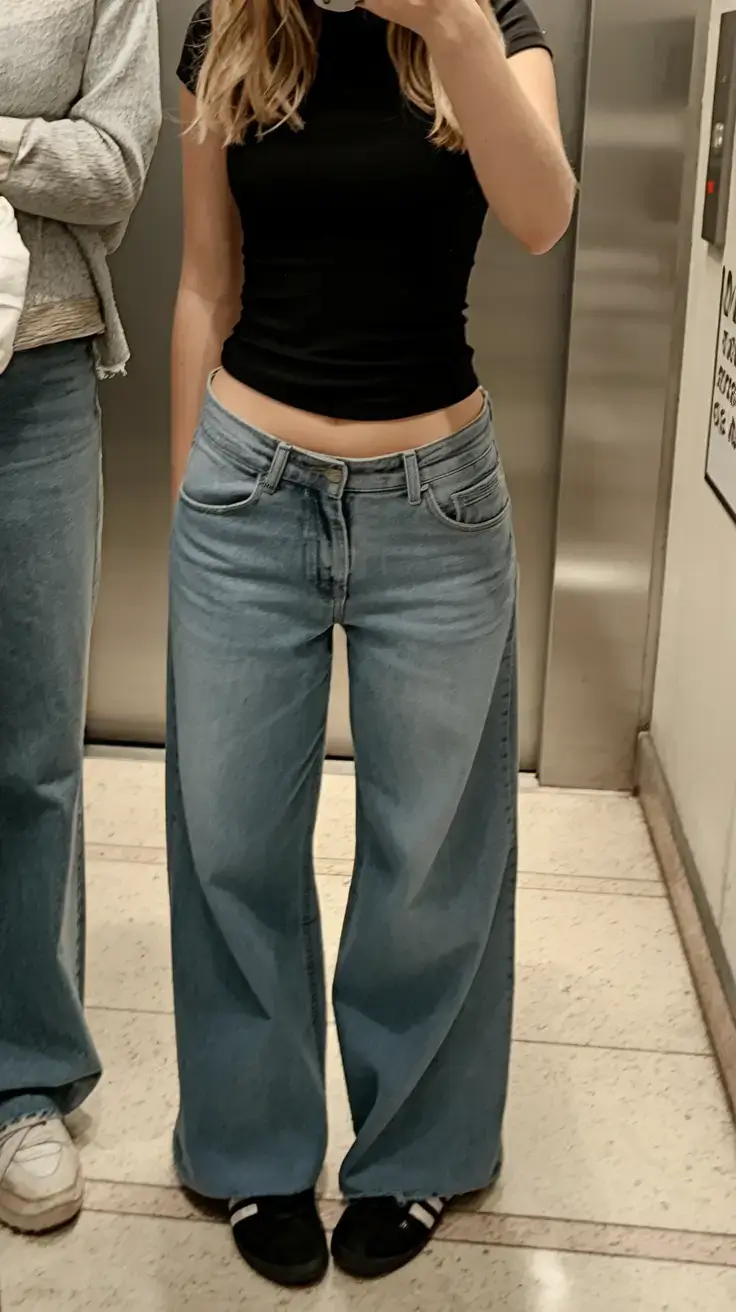 fashion outfits ideas for teens girls summer 2025 Off-Duty Cool Girl in Wide-Leg Jeans