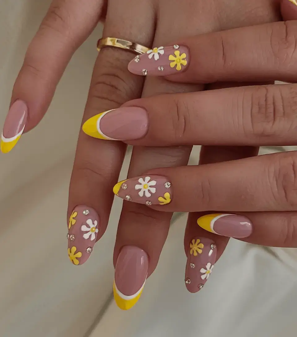 june nails ideas 2025 Daisy Picnic Party