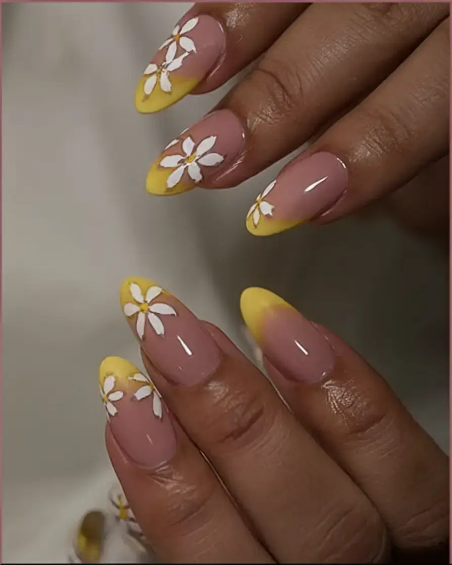 summer almonds nails ideas 2025 Sun-Drenched Daisy Tips