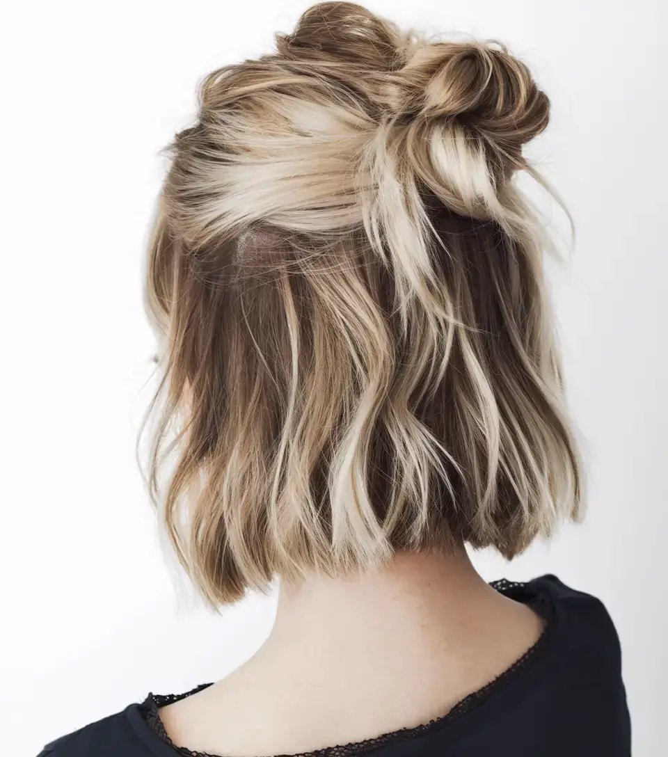 summer hairstyles for short hair 2025+Mini Messy Bun on Platinum Waves
