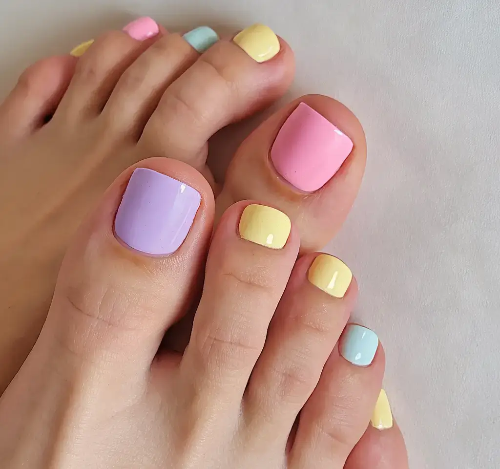 summer toe nails ideas 2025+Pastel Patchwork in Soft Candy Shades