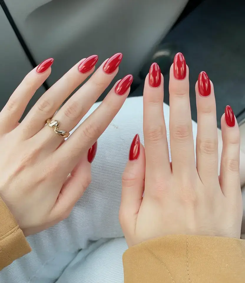 bold red nails for summer 2025 vibes Classic Tomato Almonds: The Cool-Girl Essential