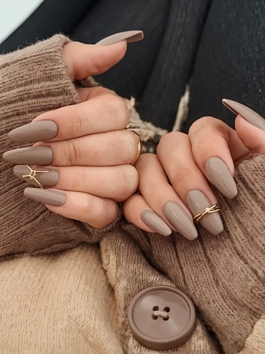 coffin nails that slay summer 2025 Latte Neutrals with Golden Accents
