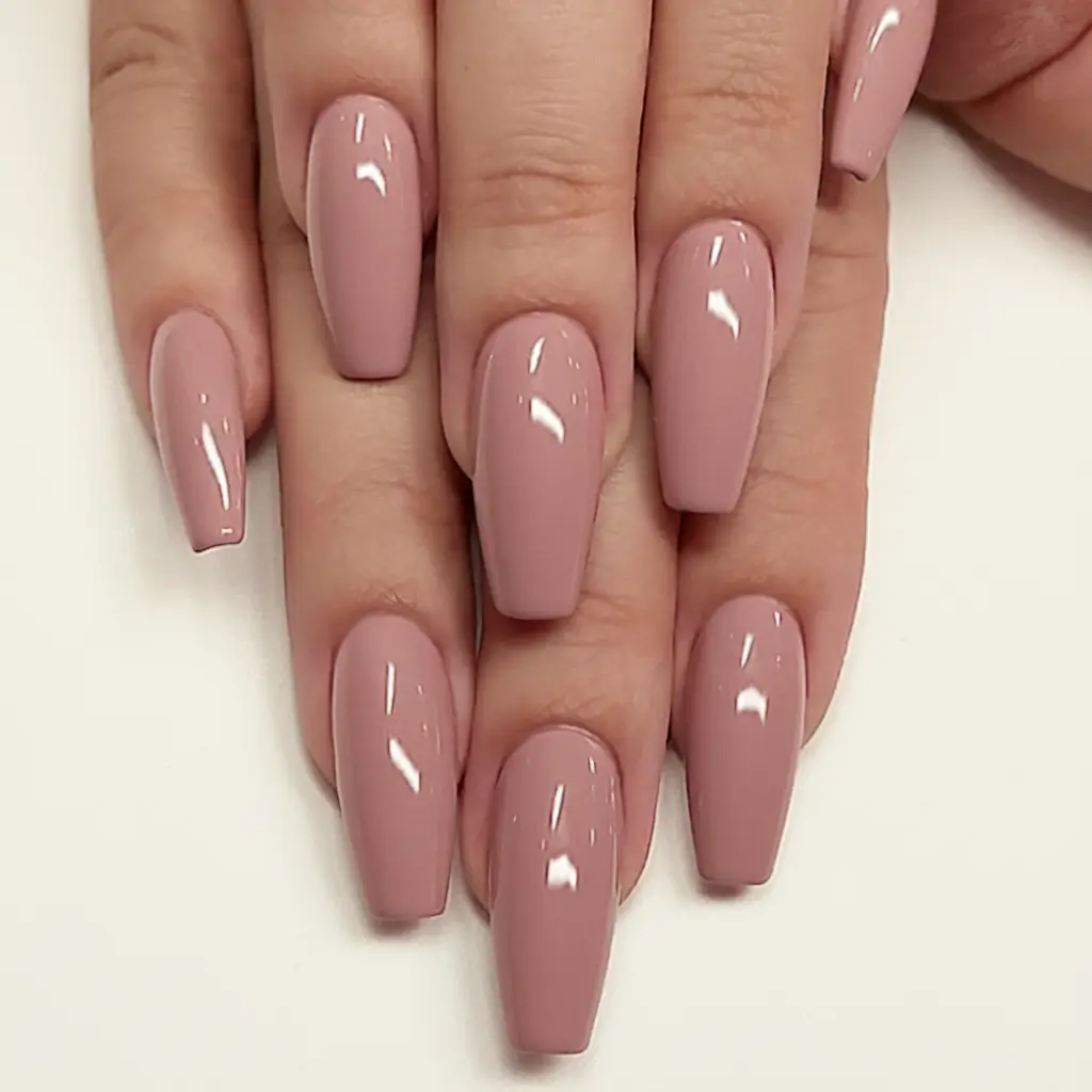 coffin nails that slay summer 2025 Vintage Mauve: Understated Sophistication