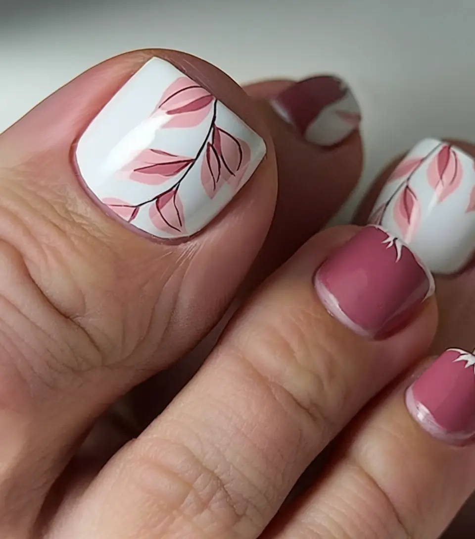 cute august toe nails for summer 2025-Minimalist Leaves for Artistic Calm