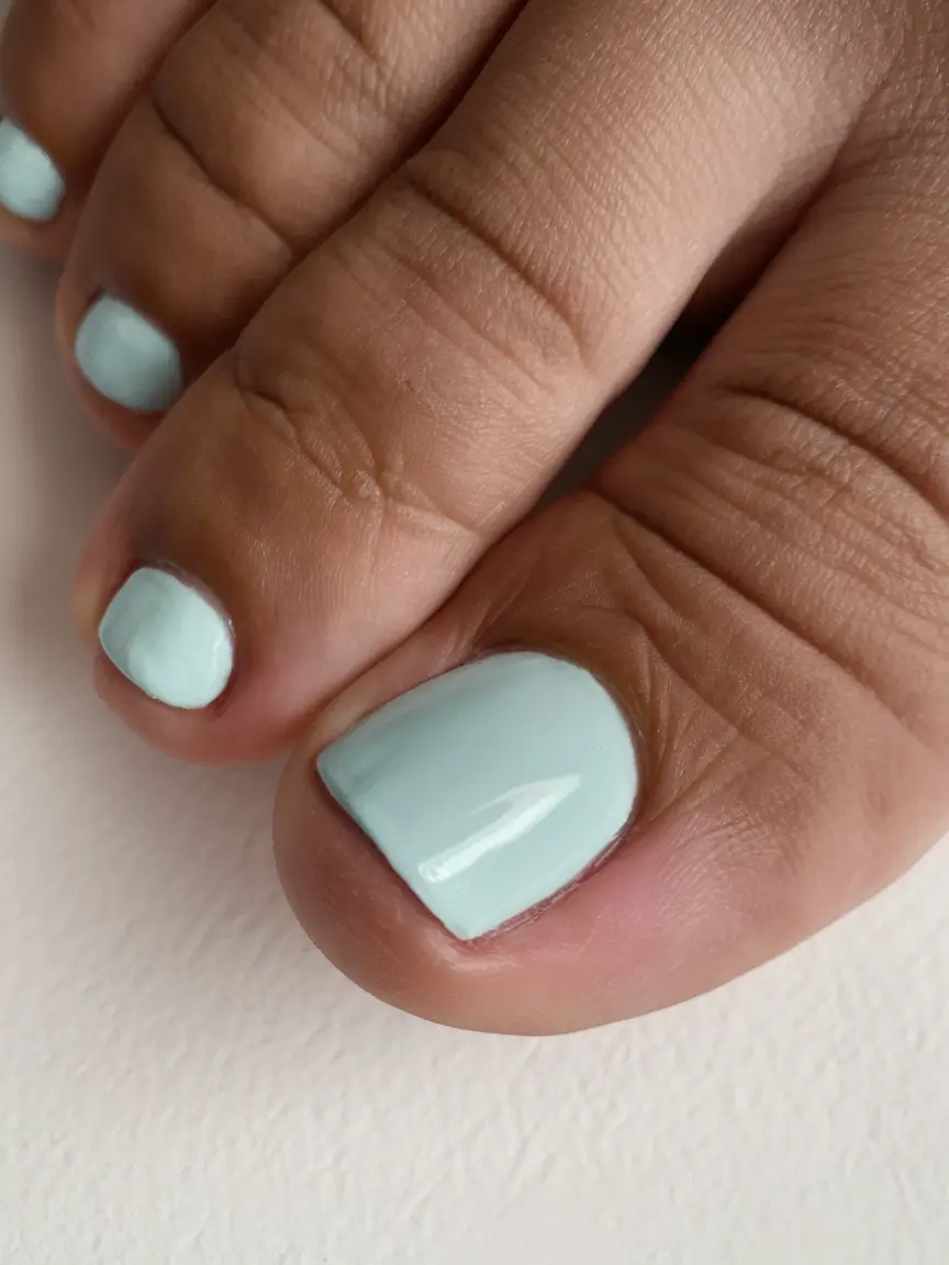 cute august toe nails for summer 2025-Mint Sorbet for Breezy Mornings