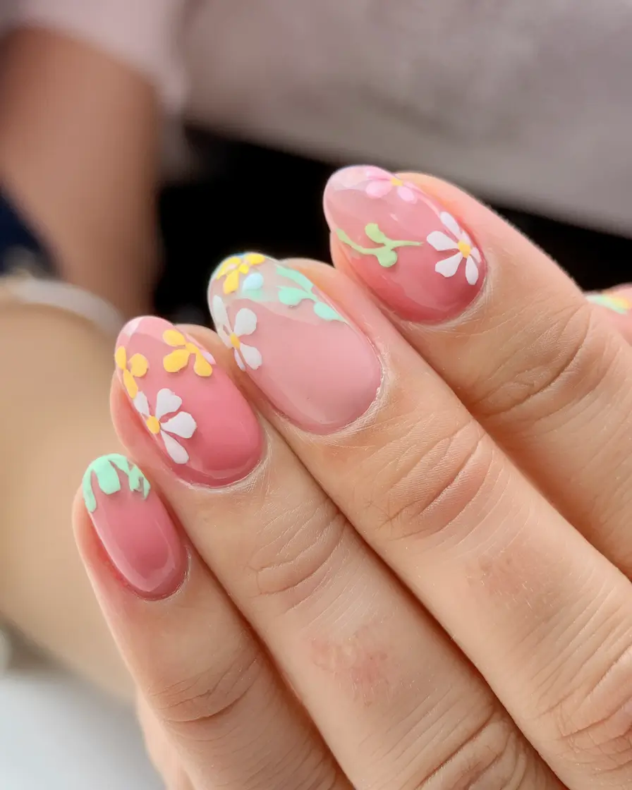 cute summer nails youll love in 2025 daisy-tipped-summer-florals