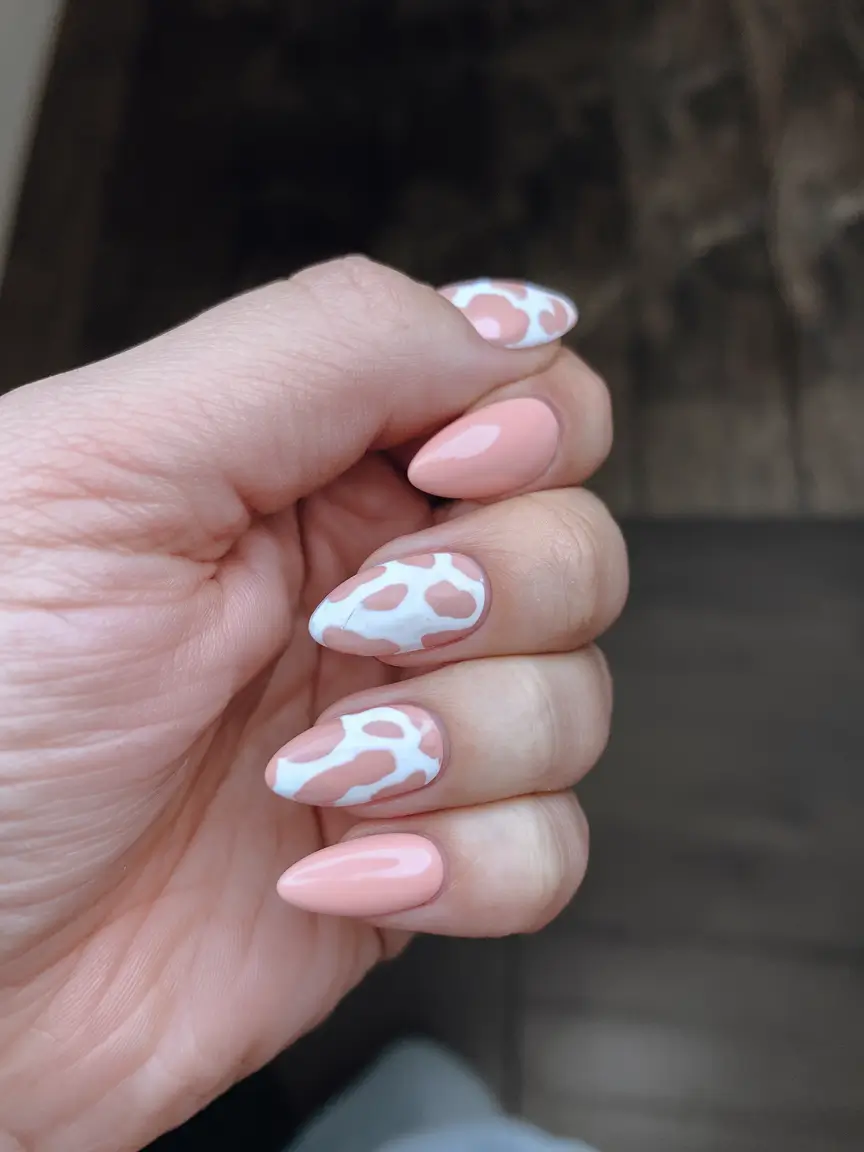 cute summer nails youll love in 2025 soft-giraffe-prints-animal-vibes