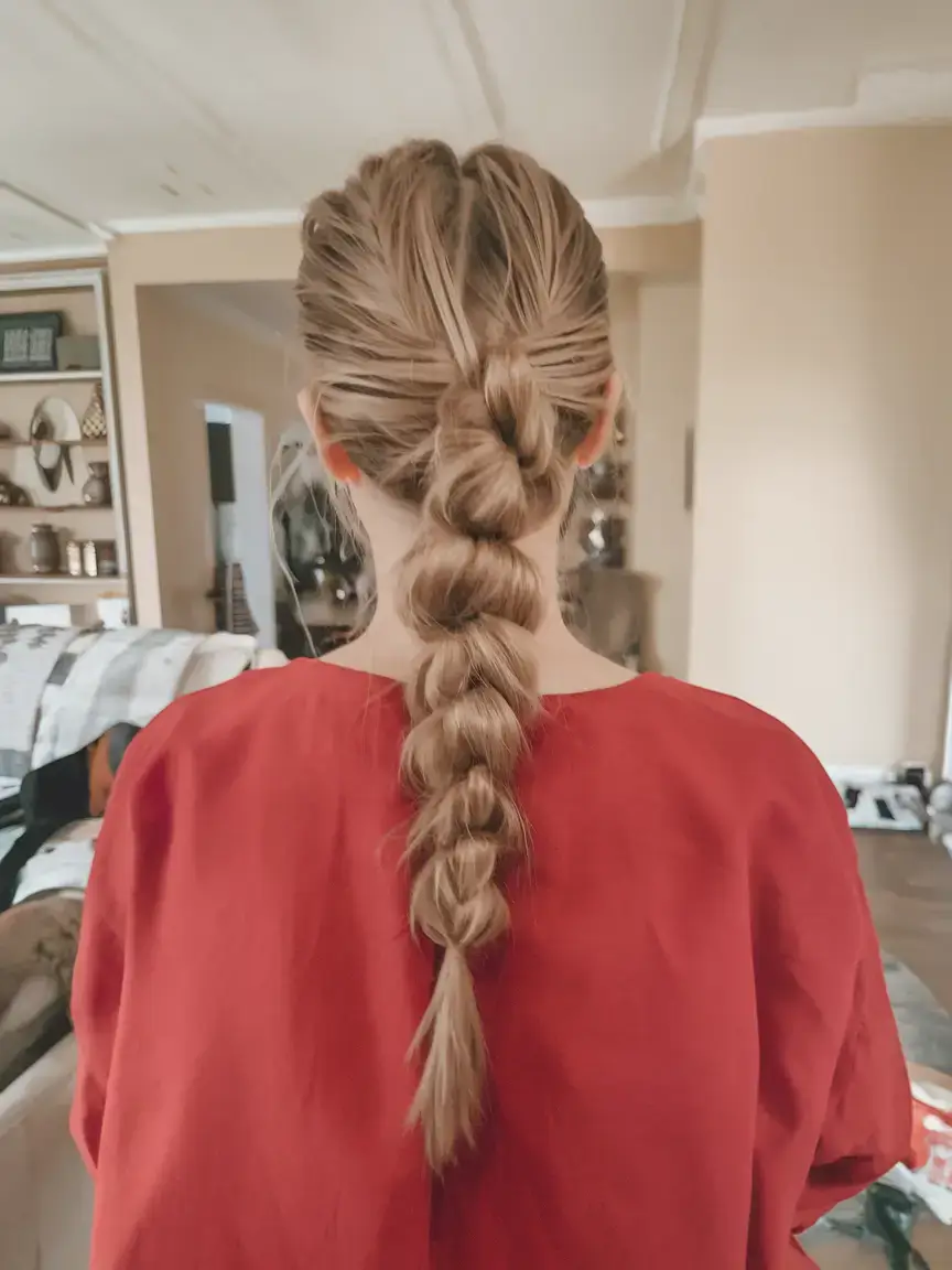 easy and cute july hairstyles for 2025 Chunky Bubble Braid with Volume