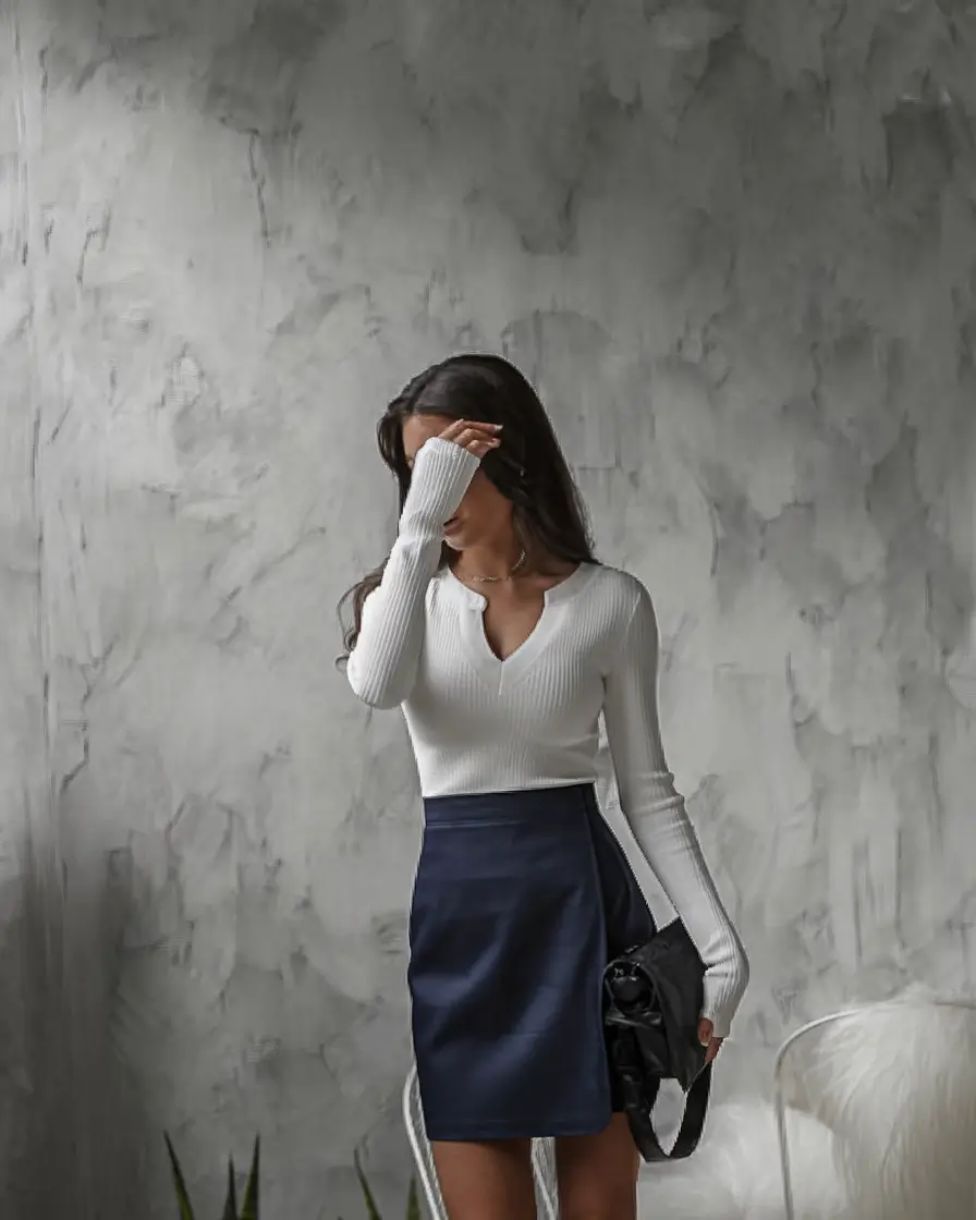 fall transition outfits ideas 2025 Soft Contrast With Smart Minimalism