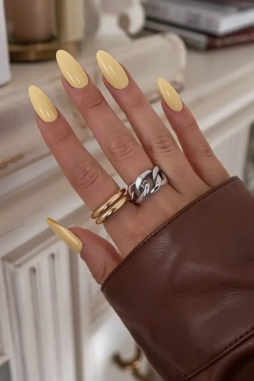 july 2025 nails you’ll want to copy Vanilla Buttercream Yellow