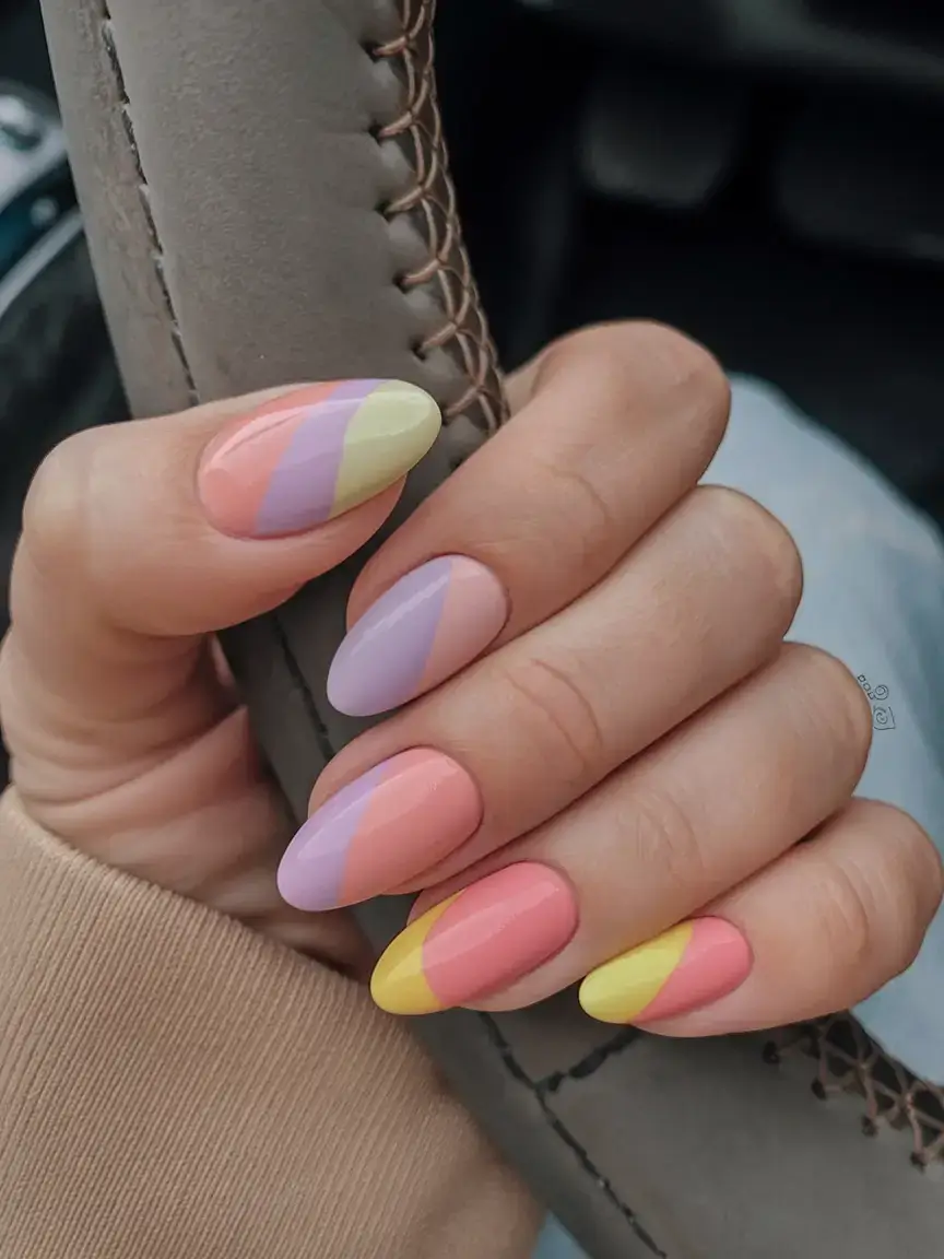 july 2025 nails you’ll want to copy Pastel Colorblocking That Feels Like Sorbet