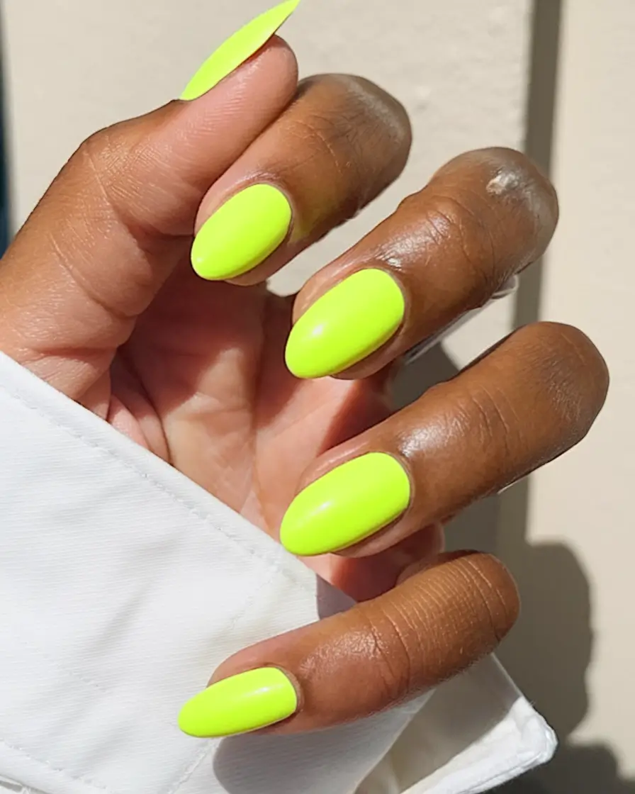 neon nails to glow all summer 2025 Highlighter Flash: The Pure Neon Pop