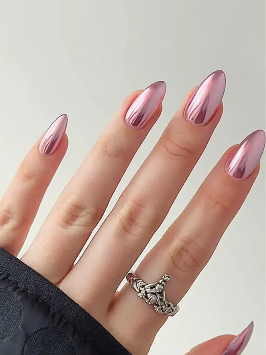 oval nail inspo for summer 2025 looks Rose Chrome Dream