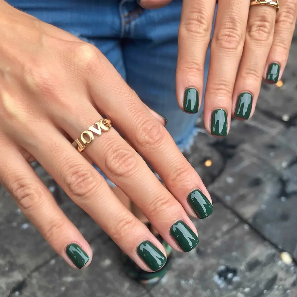 early fall nail colors ideas 2025 Forest Green Minimalism