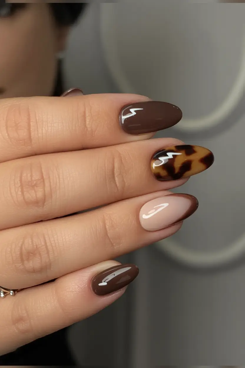 fall acrylic nails: short and long ideas 2025 Tortoiseshell Accent Blend