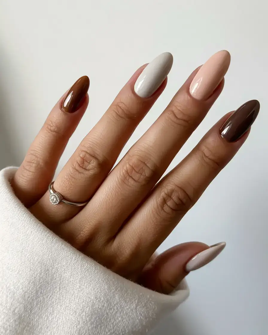 autumn nails color 2025 Latte Layers