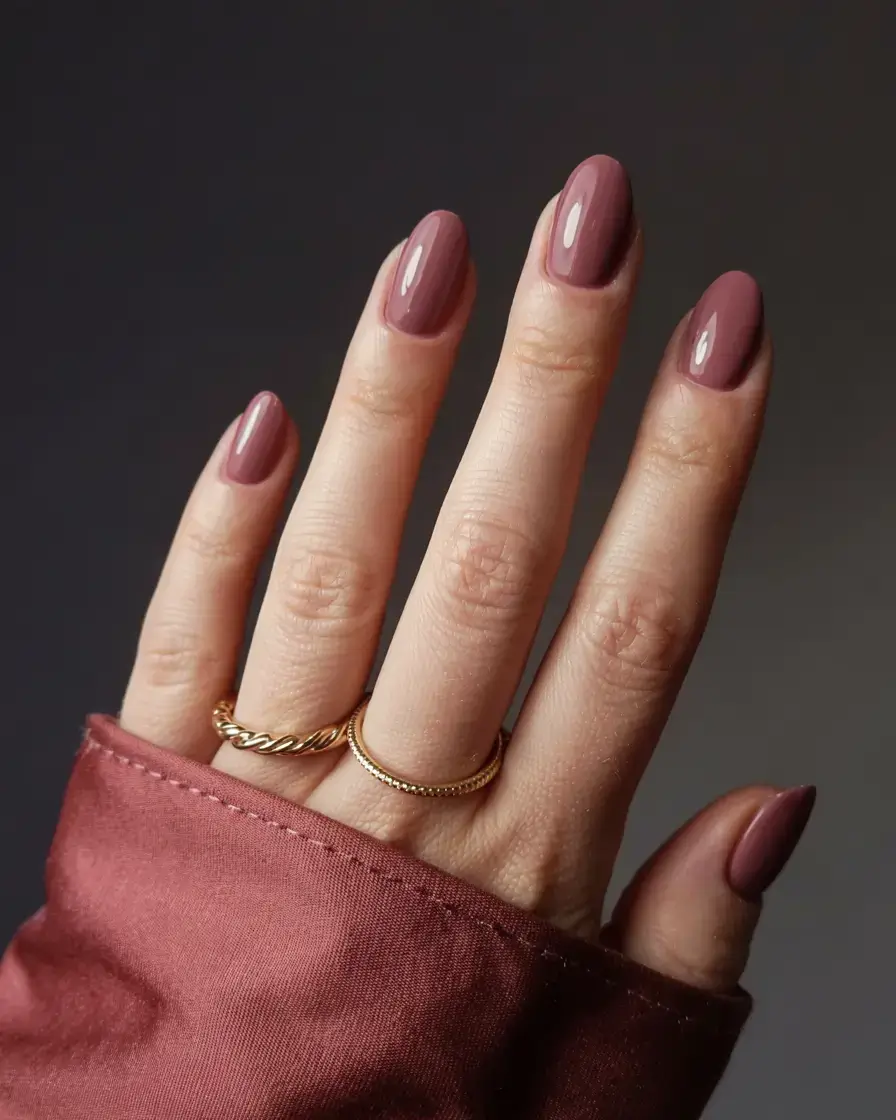 autumn nails color 2025 Muted Mauve Whisper