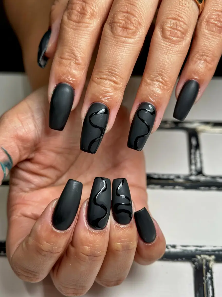 black fall nails 2025 Gloss & Matte Flow