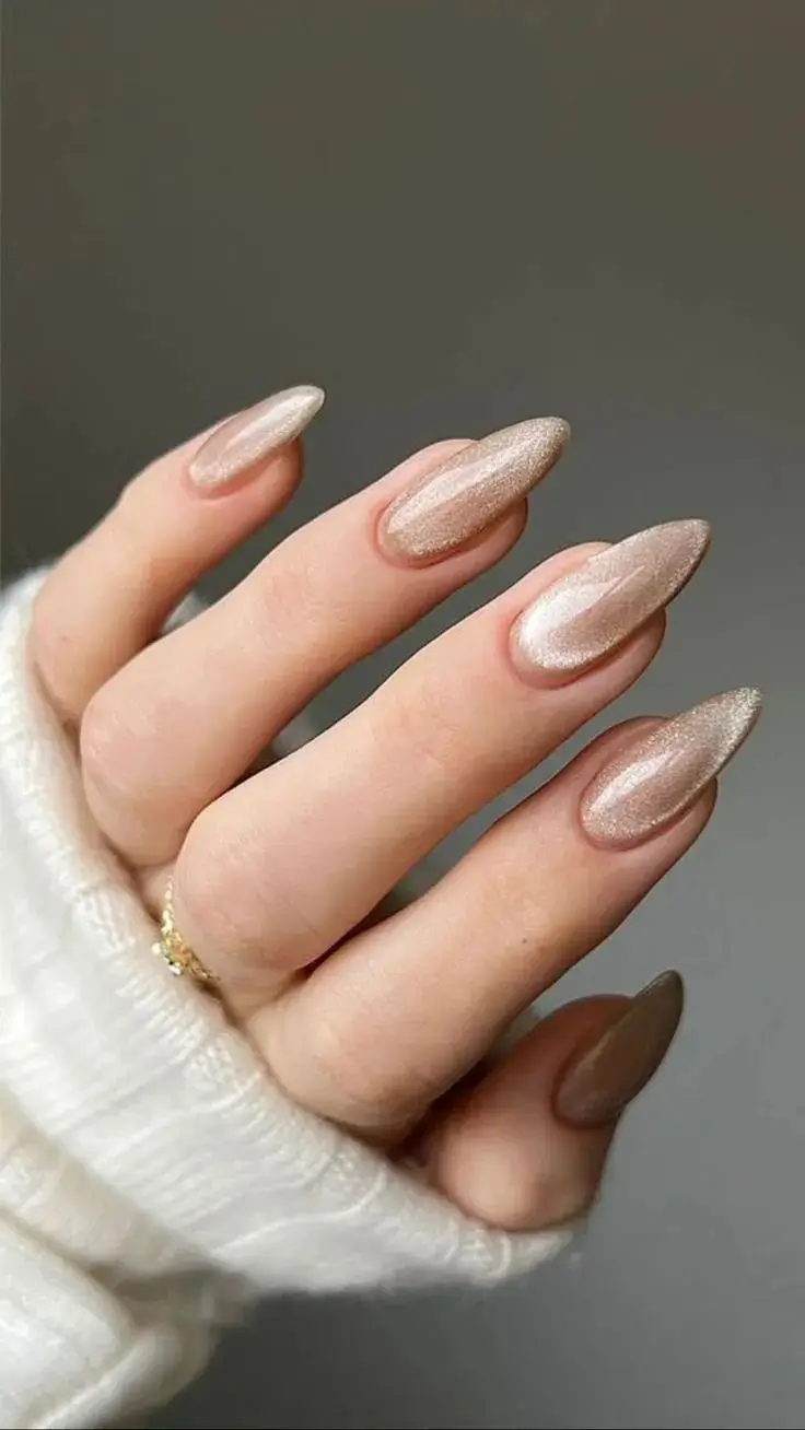 fall cat eye nails Champagne Cashmere Glow