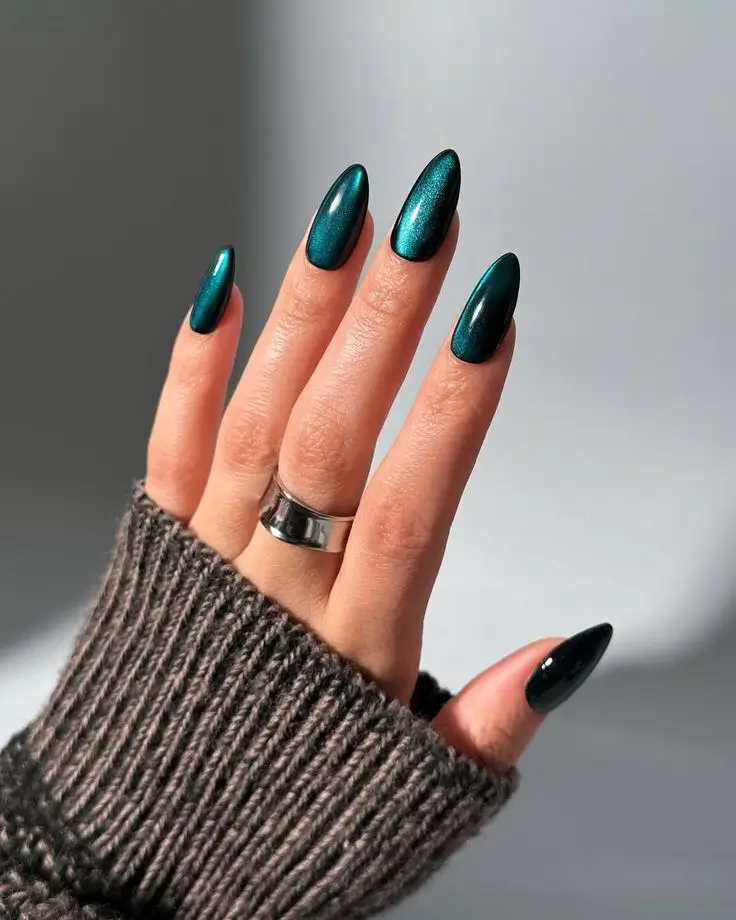 fall cat eye nails Emerald Midnight Luxe