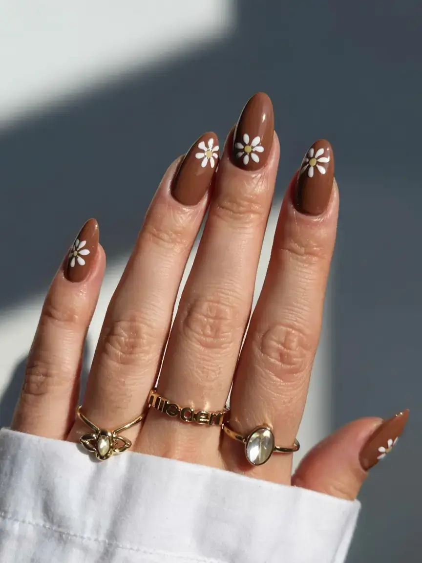 fall season nails ideas 2025 Daisy Core Meets Cocoa