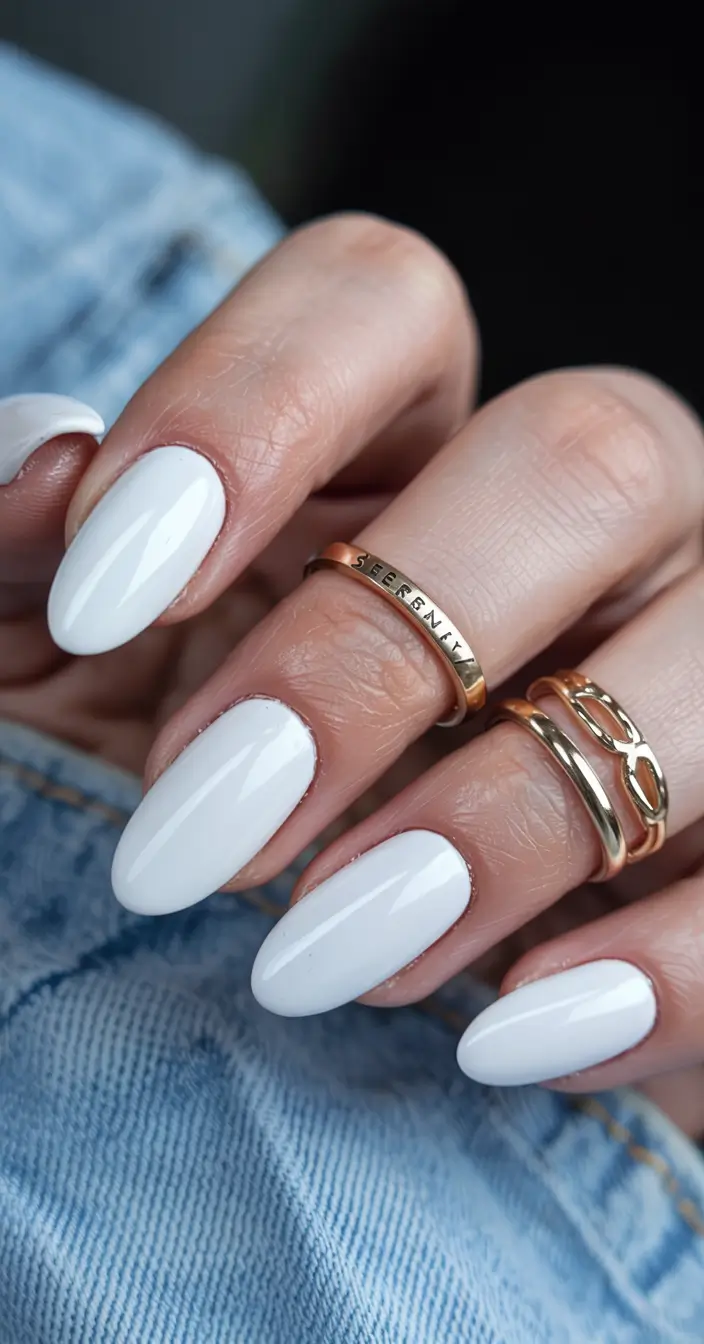 Best Fall & Winter Nail Colors Ideas 2025–2026 Winter White Shine