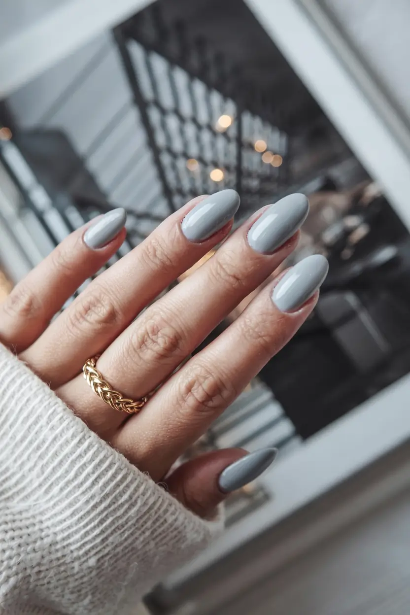 Best Fall & Winter Nail Colors Ideas 2025–2026 Frosted Silver Gray