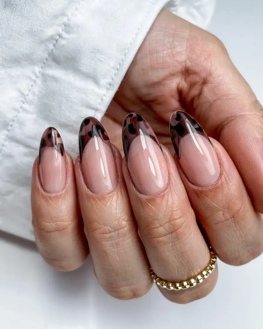 fall tortoiseshell nails 2025 Minimalist French Tortoiseshell