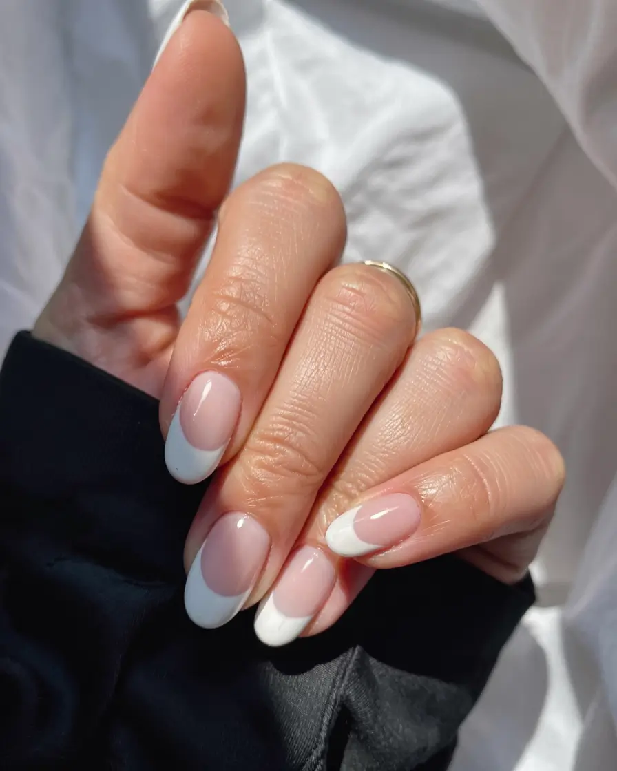 best neutral nails winter 2025 2026 Modern French Contour