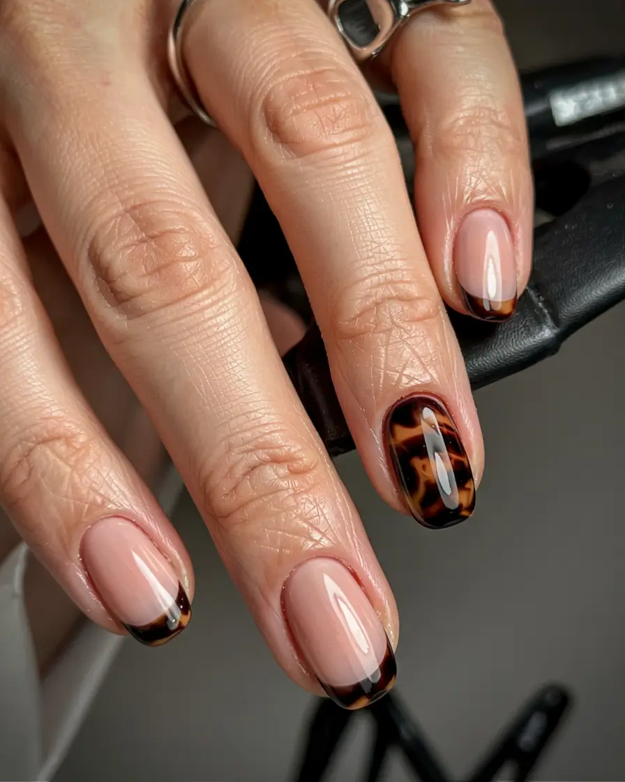 short winter nails ideas 2025 2026 Tortoise Luxe