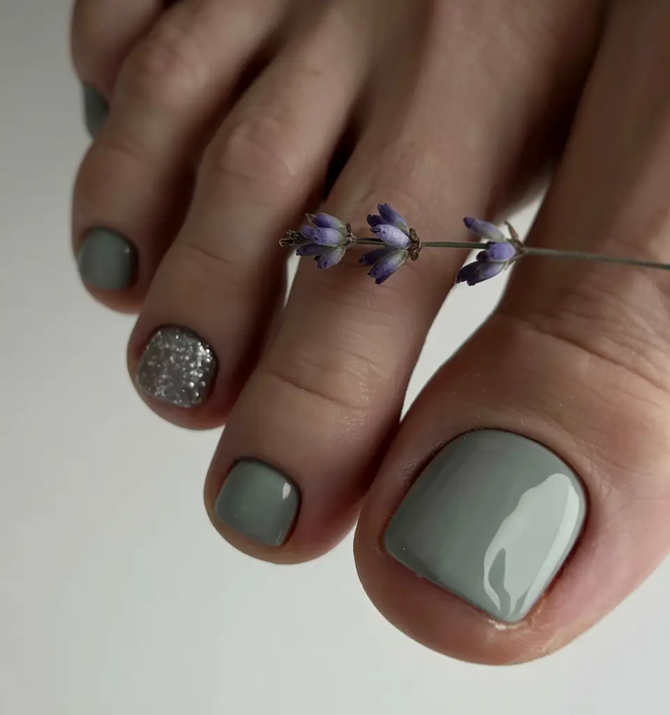 winter nails toe ideas 2025 2026 Lavender Frost