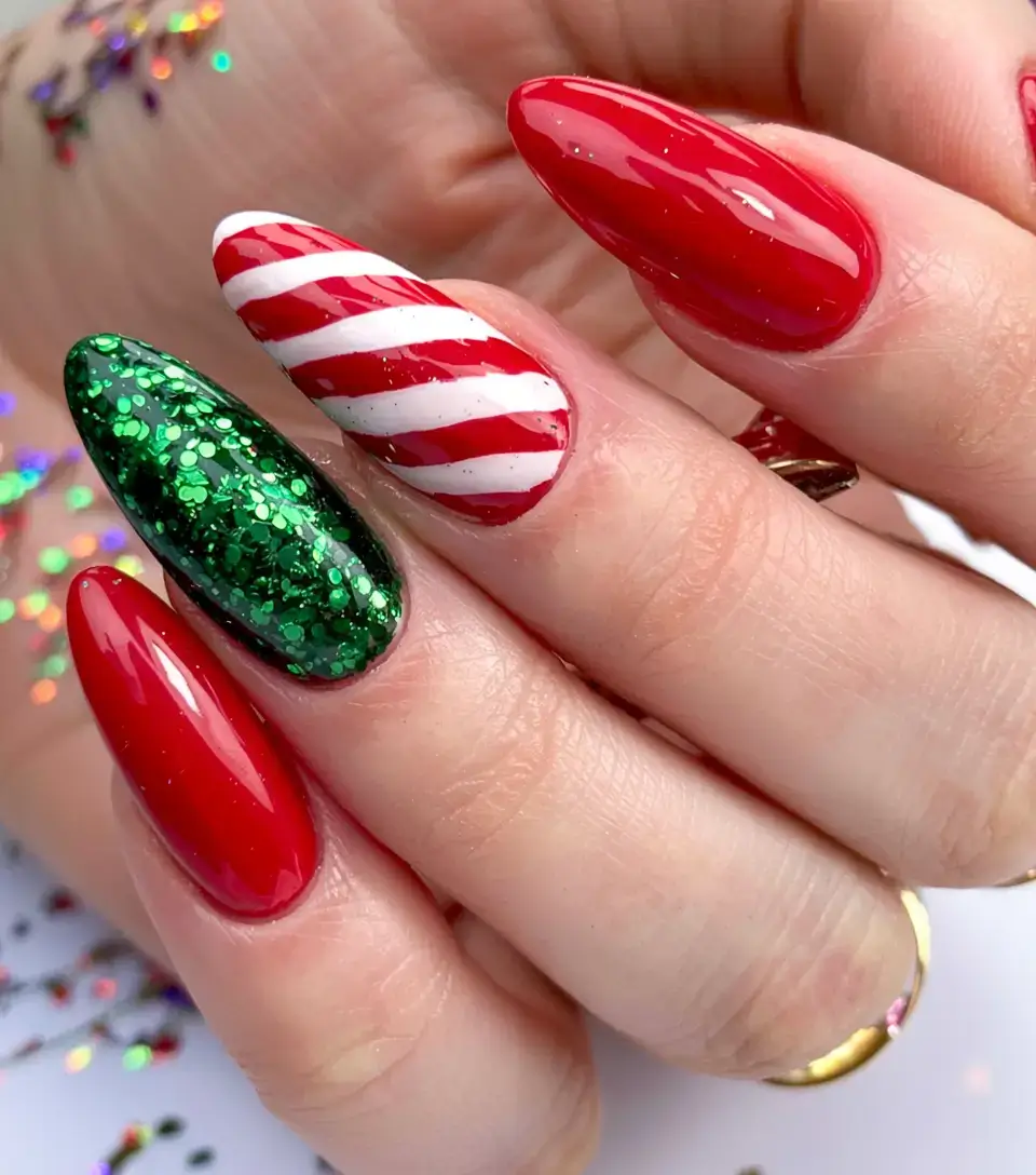 christmas nails ideas 2025 2026 Classic Candy Cane Sparkle