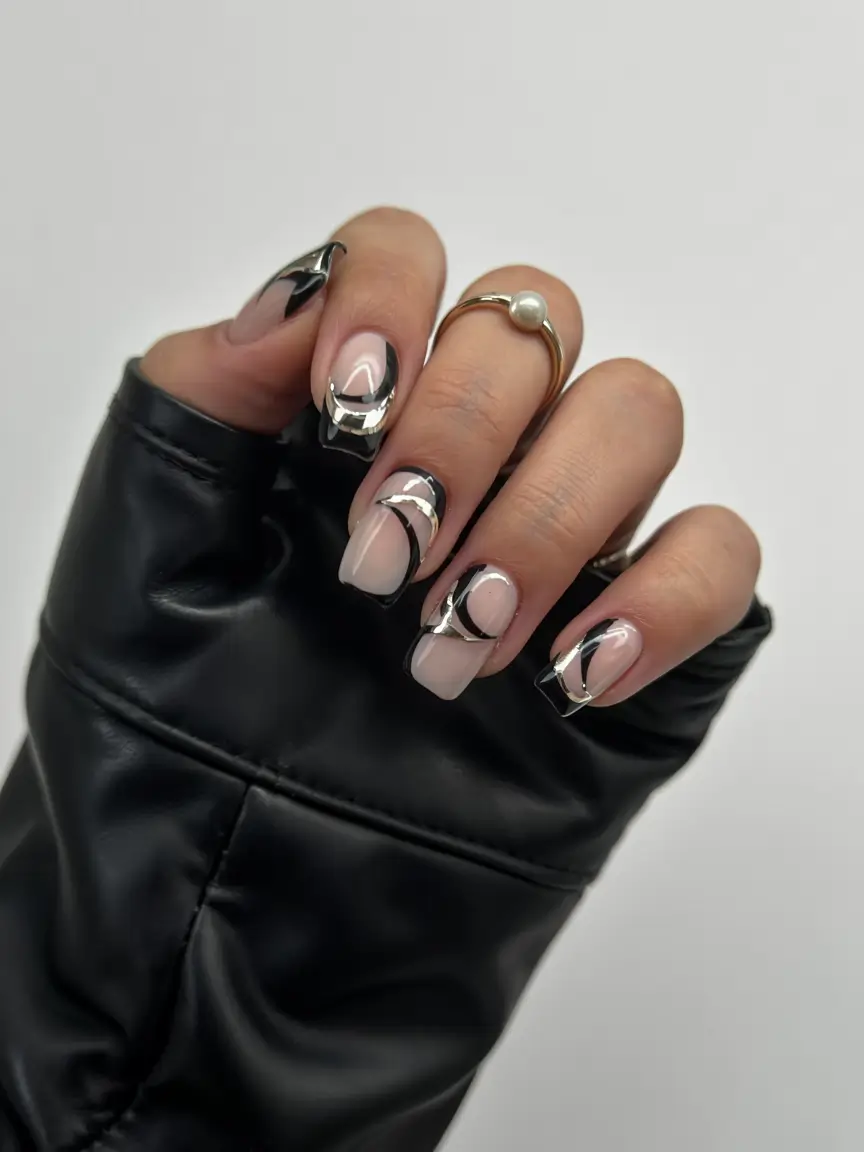 black nails 2026 Chrome Contours