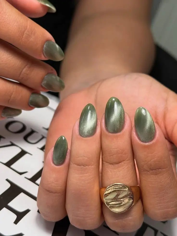 cat eye nails 2026 Mossy Chrome With Urban Edge