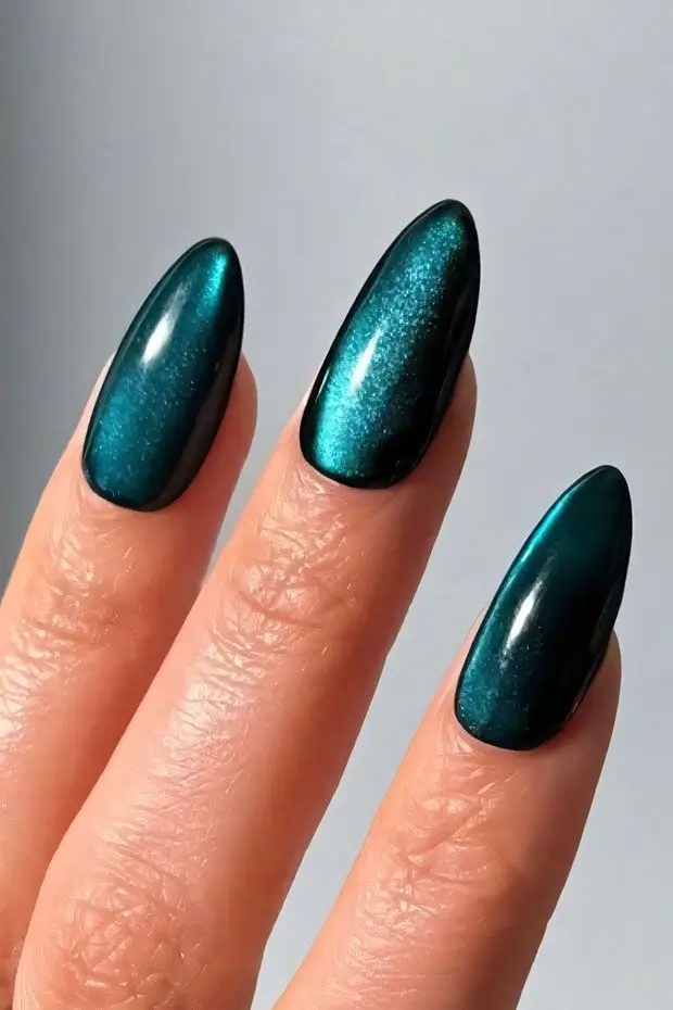 cat eye nails 2026 Emerald Noir With Midnight Depth