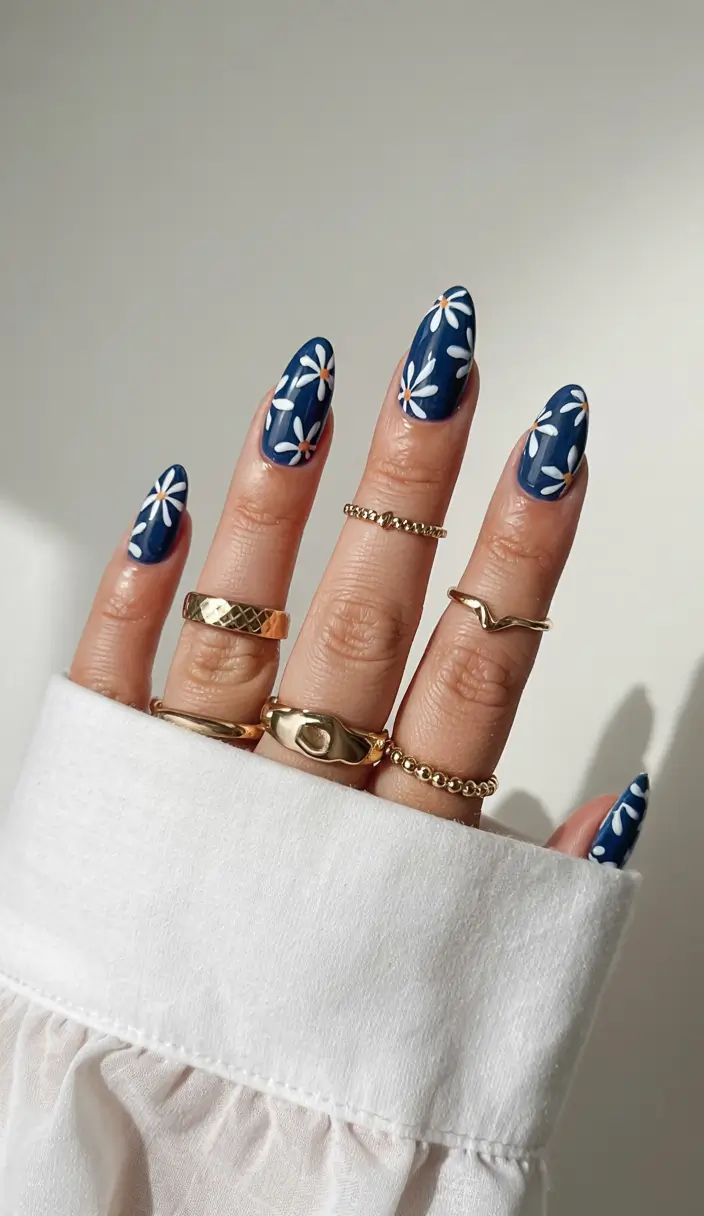 cute nails 2026 Daisy Dreaming on Navy