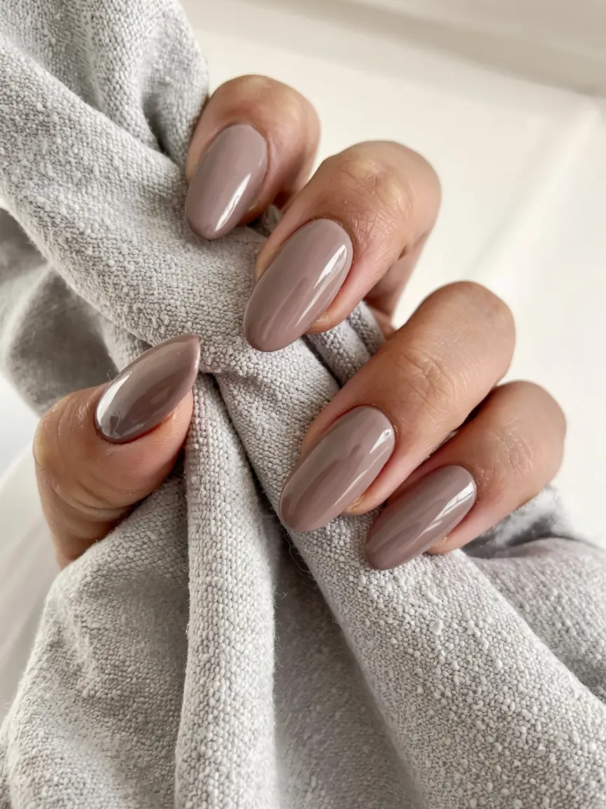 neutral nails 2026 Coffee Cream Gel with Mirror Shine