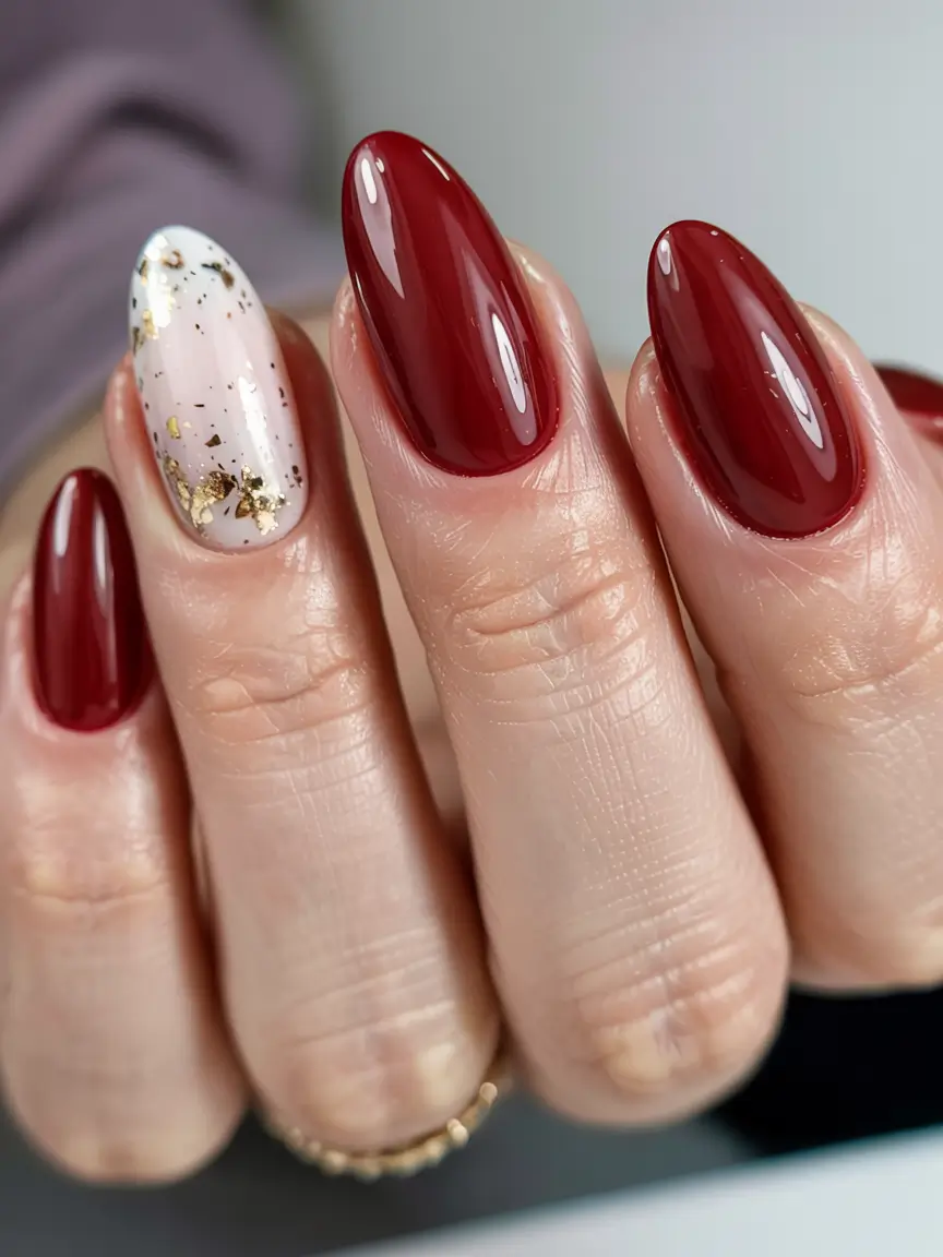 red-nails-2026-Red-and-Gold-Luxe-Contrast