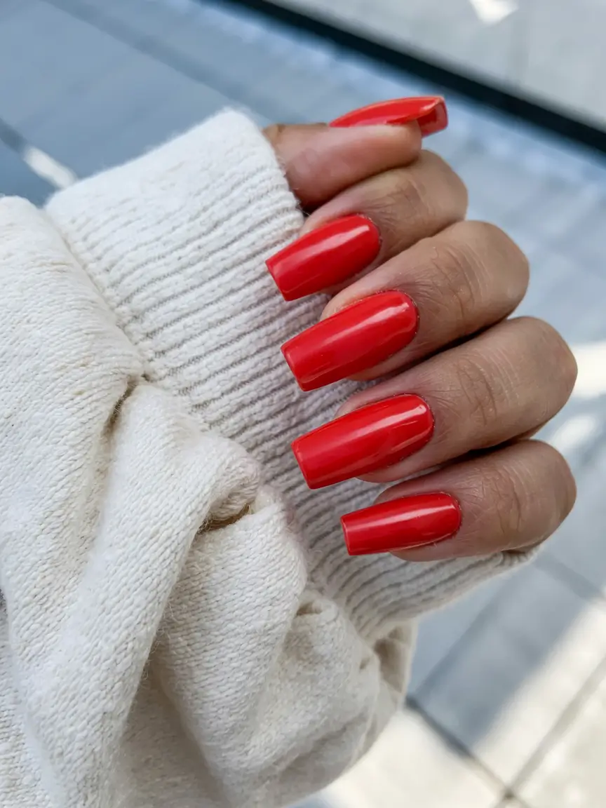 red-nails-2026-True-Red-in-Squared-Elegance