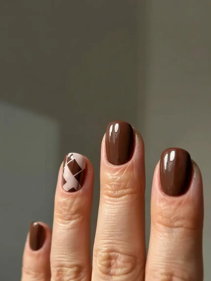 short acrylic nails 2026 Mocha Argyle