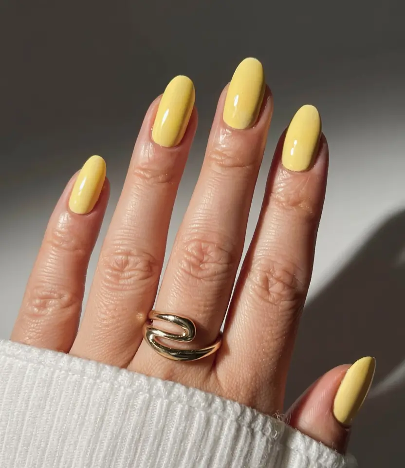 yellow nails 2026 Melted Vanilla Yellow With Soft Shadows