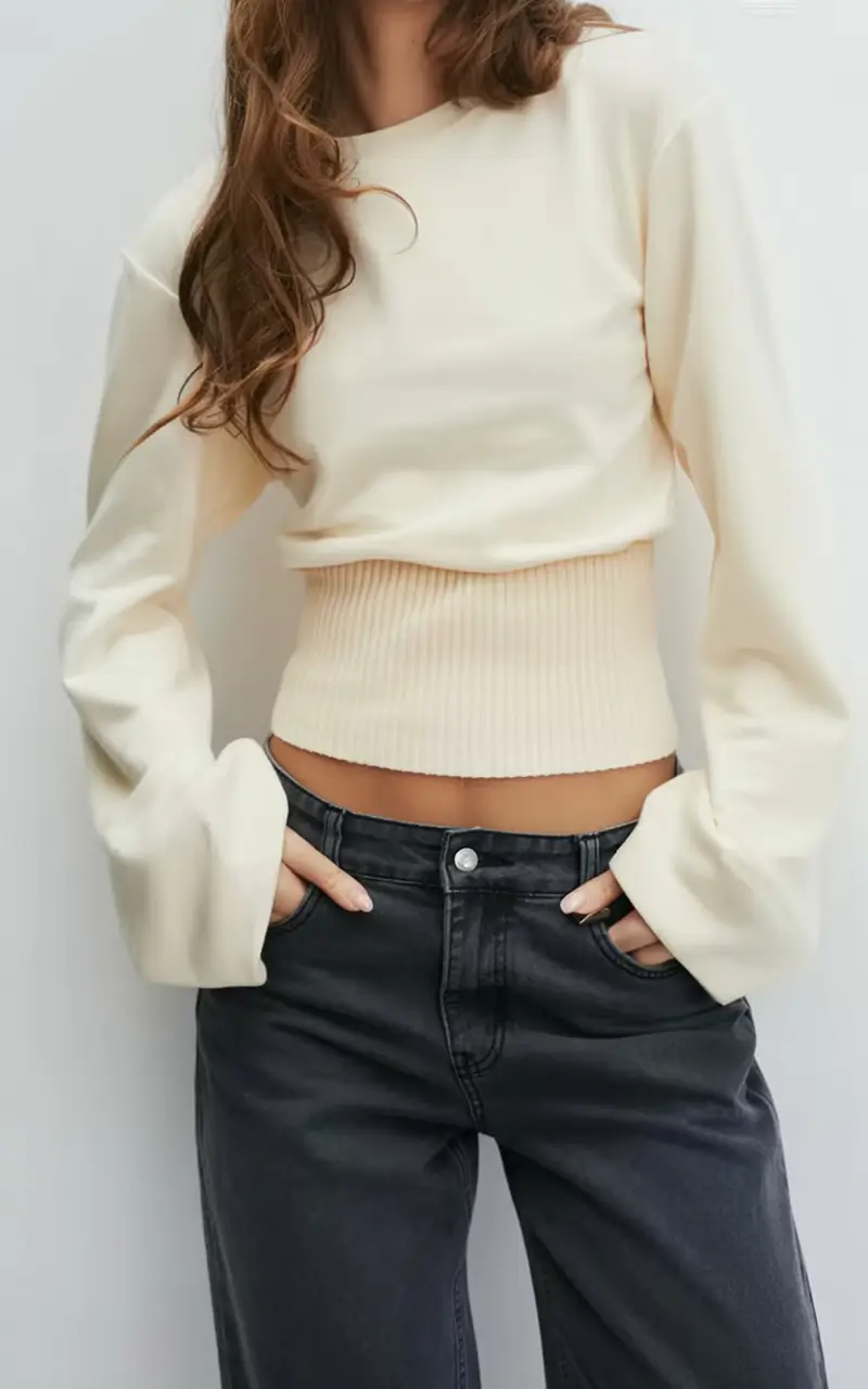 cold spring outfit aesthetic 2026 City Sleek Meets Edgy Femininity