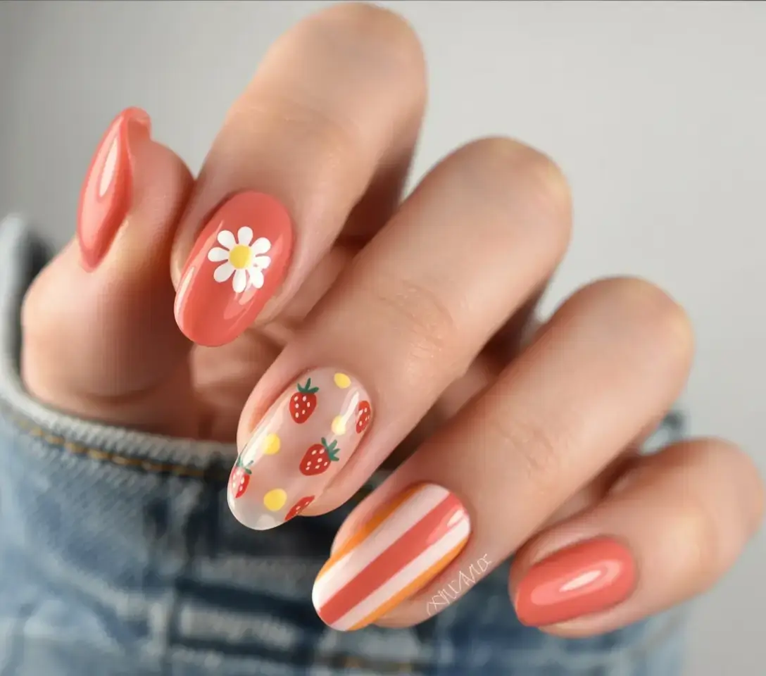 fun spring break nails 2026+Strawberry Shortcake Chic