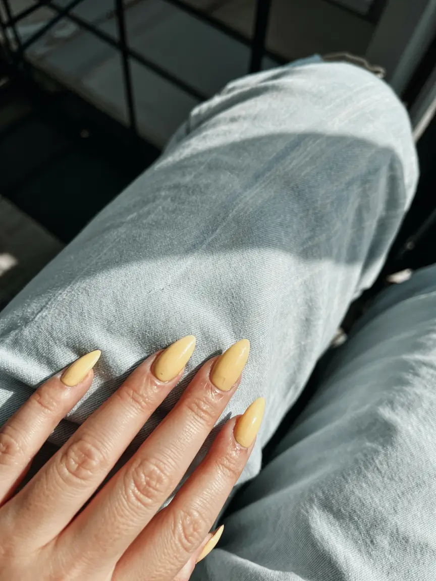 pastel spring stiletto nails 2026 Sunny Vanilla-Pastel Minimalism