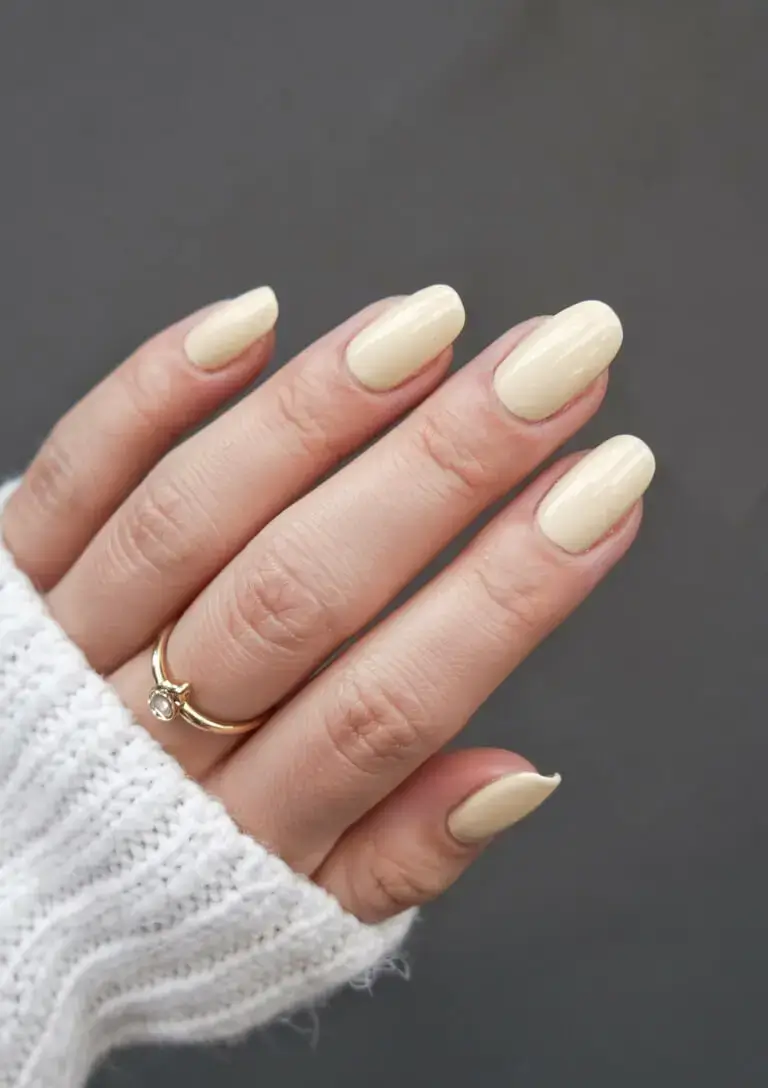 april nails colours spring 2026 Creamy Vanilla Nails for a Soft Minimalist Spring