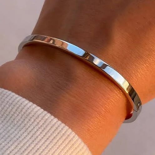 Silver Bracelet minimalist / Thin Bangle / minimalist Jewelry/ Oval Bangle/ Click Bracelet/ Simple Bracelet Gift/ Dainty Jewelry