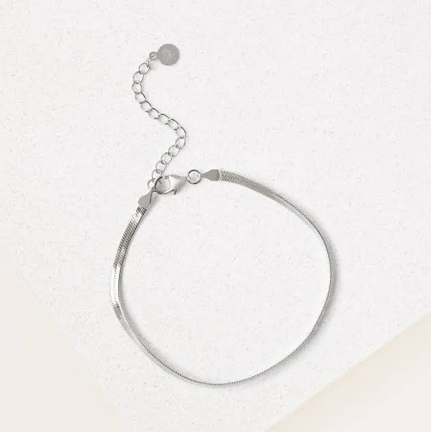 Caitlyn Minimalist Dainty Herringbone Chain Statement Bracelet